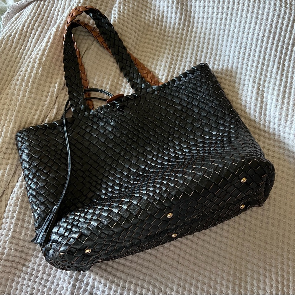 Basket woven tote bag